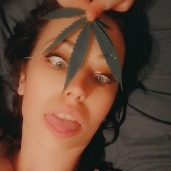 Meet your Posher, Kirsten - Picture 1 of 2